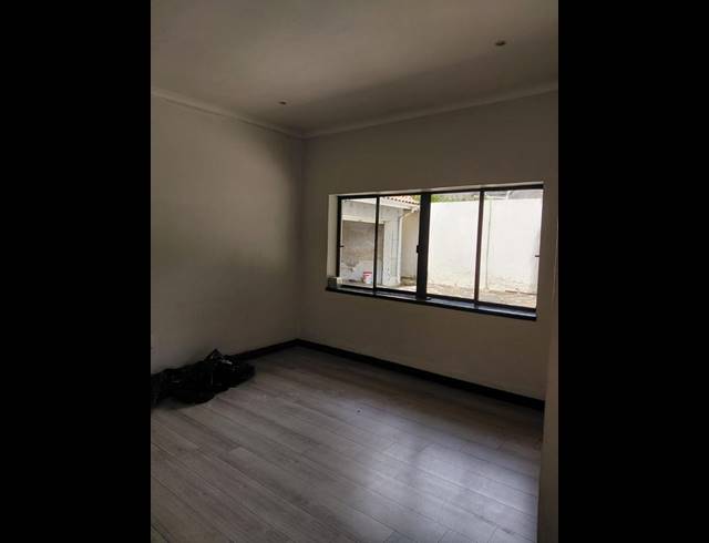 4 BEDROOM PROPERTY TO RENT IN EMMARENTIA